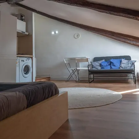 Apartment Bellissima Mansarda A 200m Da Porta Susa